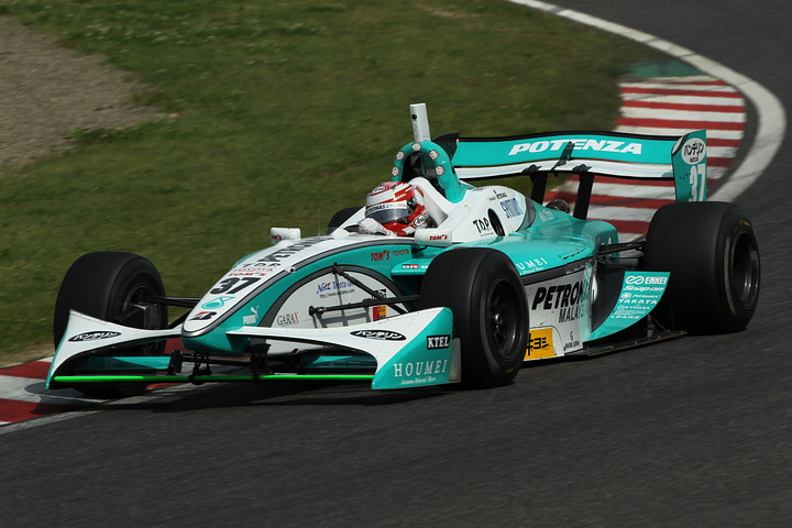 決勝3位は、予選14位からスタートした中嶋一貴（トムス）