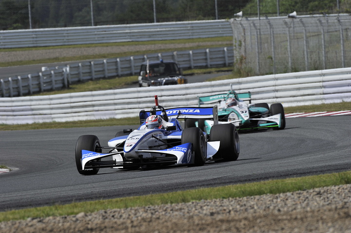 フリー走行1回目: 4位の大嶋和也（ルマン）