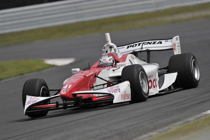 公式予選: 初ポールは塚越広大（ダンデライアン）