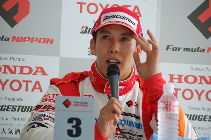 公式予選記者会見: 予選3位は小暮卓史（ナカジマ）