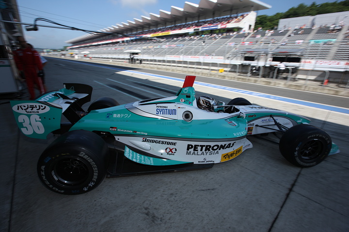 予選2位はアンドレ・ロッテラー（トムス）