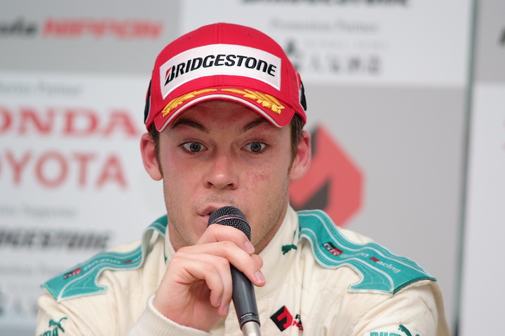 決勝記者会見: 優勝のアンドレ・ロッテラー（トムス）