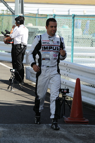 Q1で無念のコースアウトをしピットに戻るジョアオ・パオロ・デ・オリベイラ（インパル）