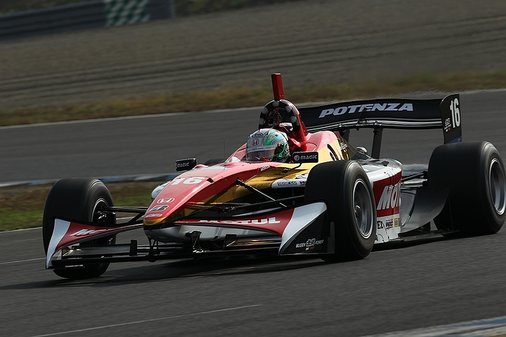 フリー走行: 3位は山本尚貴（無限）