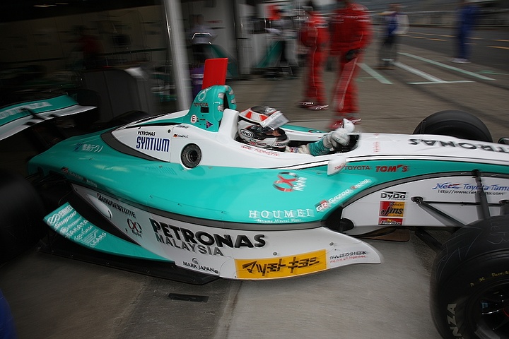 Race1,2ともポールポジションを決めたアンドレ・ロッテラー（トムス）