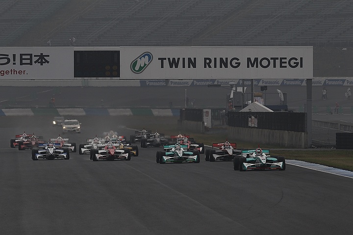 決勝レース1のスタートシーン #1