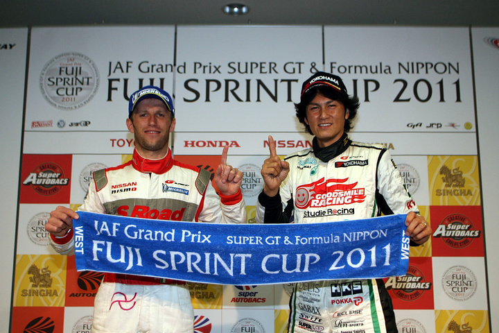 JAFGP 第1レース: 優勝のロニー・クインタレッリ（GT500）と谷口信輝（GT300）