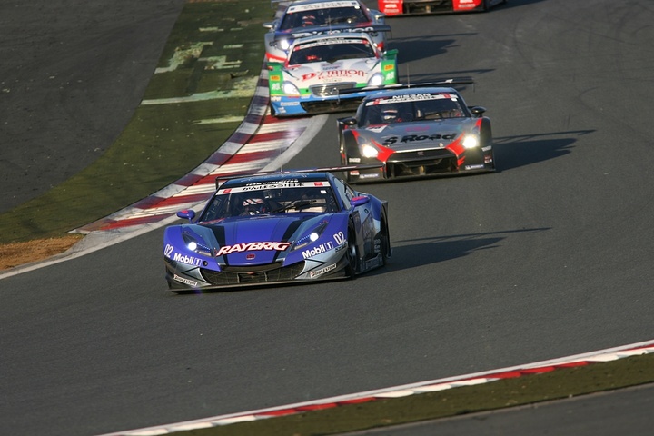 JAFGP GT500クラス第2レース: 好スタートを切った伊沢拓也