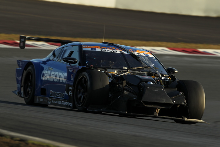 JAFGP GT500クラス第2レース: フロント部分を大破しリタイアした松田次生