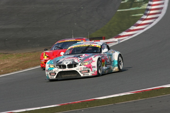 JAFGP GT300クラス第2レース: 番場琢と田中哲也の争い