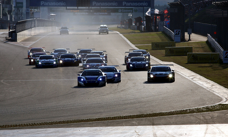 JAFGP GT500クラス第2レース: 22周の決勝レースがスタートした