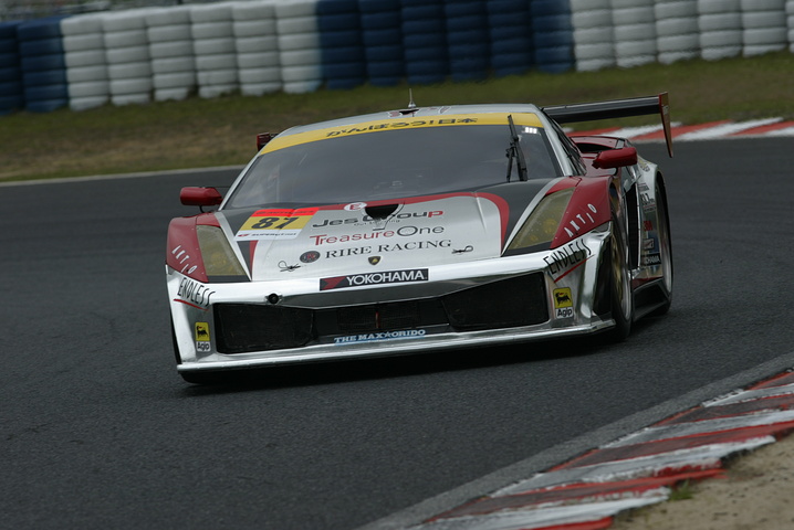 公式練習でGT３００クラストップのリールランボルギーニRG-3（余郷敦／織戸学組）