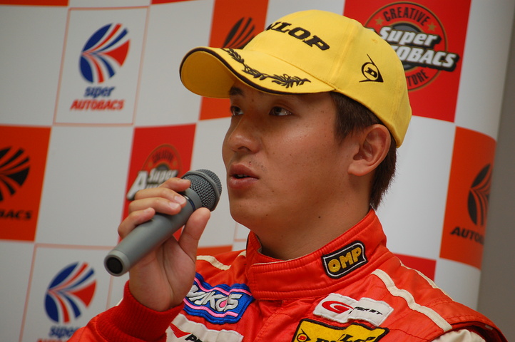 公式予選記者会見: GT300クラスでポールポジションを獲得した平中克幸（JIMGAINER DIXCEL DUNLOP 458）