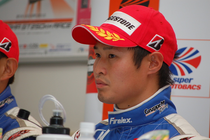 公式予選記者会見: GT500クラスでポールポジションを獲得した塚越広大（KEIHIN HSV-010）