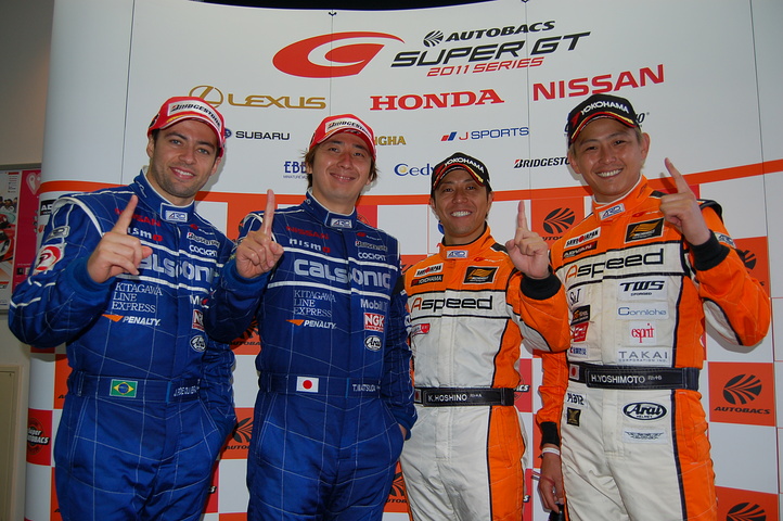 決勝記者会見: 両クラス優勝のドライバーたち