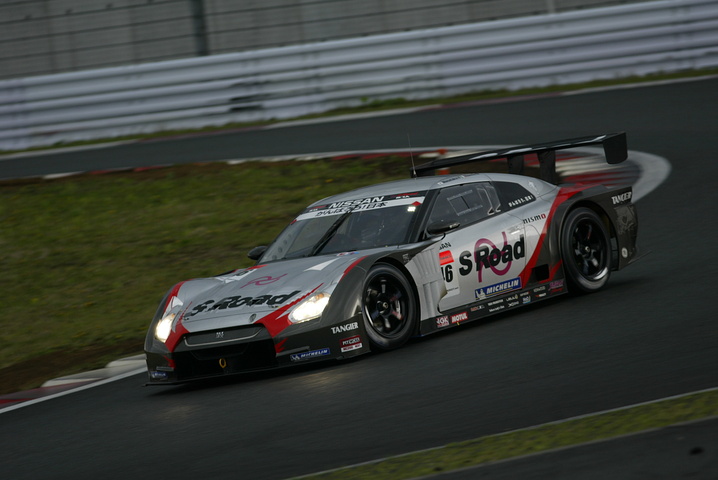 フリー走行: GT500クラストップは、S Road MOLA GT-R（柳田真孝／ロニー・クインタレッリ組）