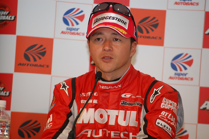 GT500クラス優勝の本山哲（MOTUL AUTECH GT-R）