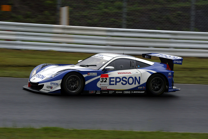 フリー走行GT500クラストップタイムは、EPSON HSV-010（道上龍／中山友貴組）
