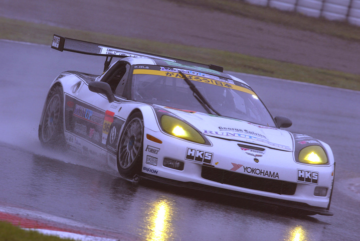 フリー走行中にクラッシュしたRUNUP SPORTS CORVETTE（田中篤／岡村和義組）は決勝出走を断念した