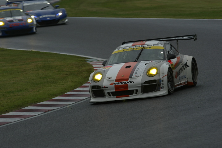 GT300クラス決勝2位は、HANKOOK PORSCHE（影山正美／藤井誠暢組）