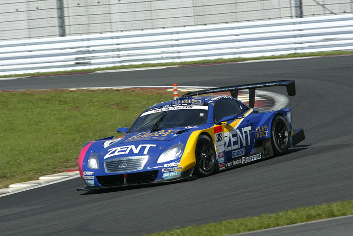 公式練習: GT500クラストップタイムは、ZENT CERUMO SC430（立川祐路／平手晃平組）