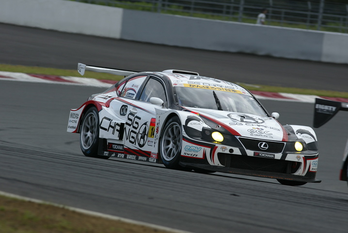 GT300クラス決勝2位は、SG CHANGI IS350（折目遼／アレキサンドレ・インペラトーリ組）