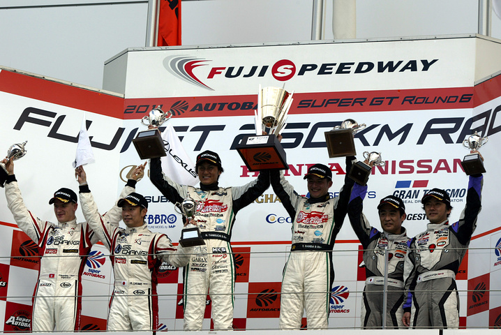 GT300クラスの暫定表彰式