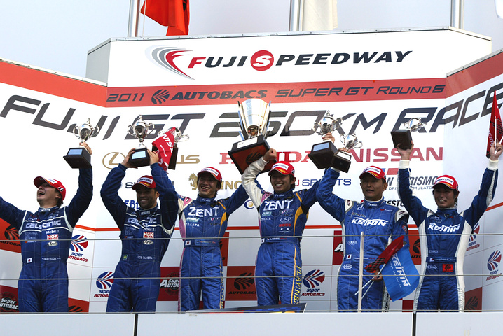 GT500クラスの暫定表彰式