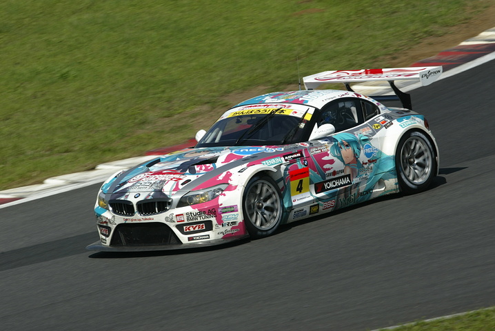 スーパーラップ: GT300クラスポールポジションは、初音ミクグッドスマイルBMW（谷口信輝／番場琢組）