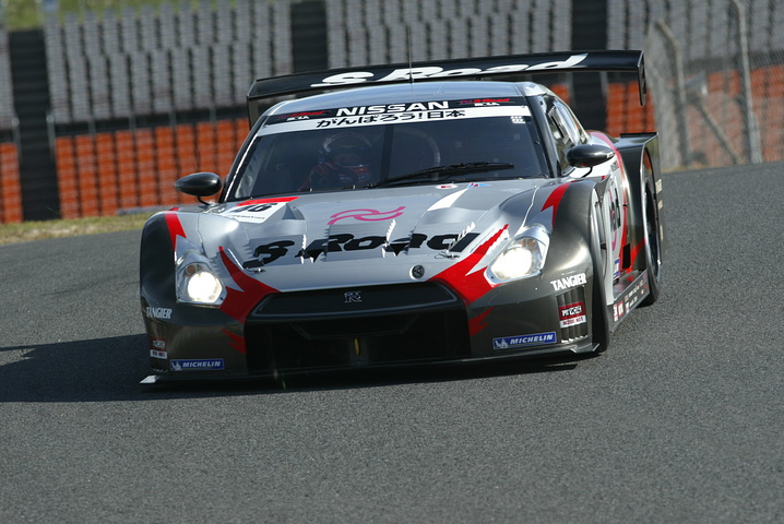 公式練習: GT500クラストップタイムのS Road MOLA GT-R（柳田真孝／ロニー・クインタレッリ組）