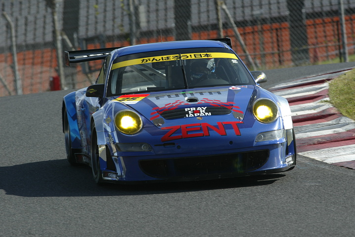 公式予選1回目: GT300クラス暫定ポールはZENT Porsche RSR（都筑晶裕／土屋武士組）