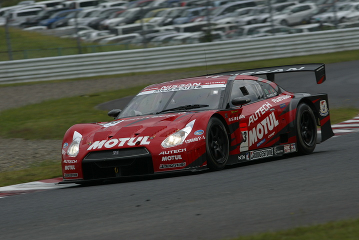 GT500クラス優勝はMOTUL AUTECH GT-R（本山哲／ブノワ・トレルイエ組）