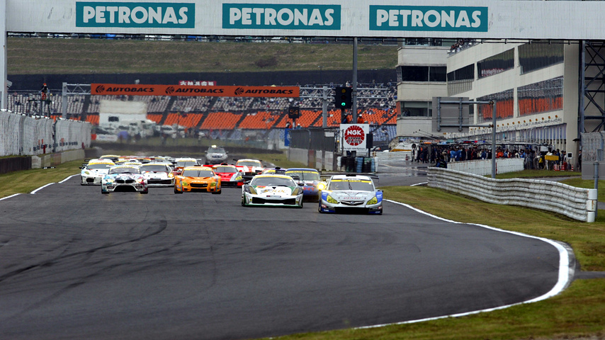 GT300クラスのスタートシーン