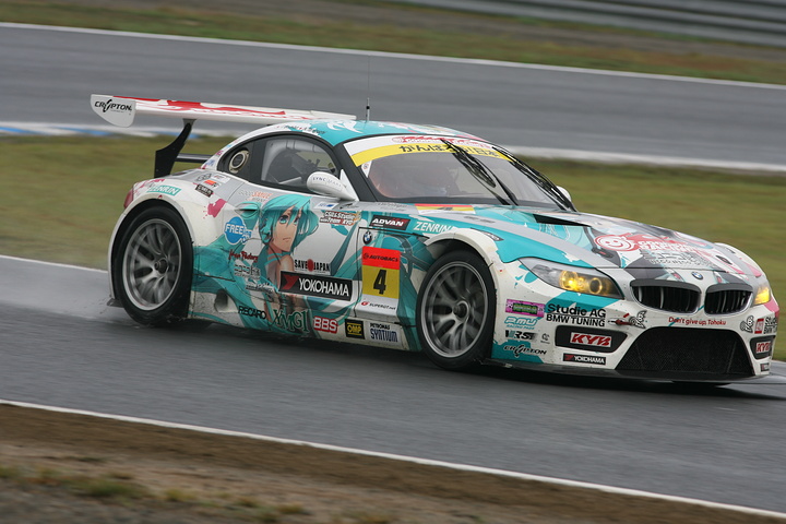 日曜朝のフリー走行でGT300クラストップタイムの初音ミクグッドスマイルBMW（谷口信輝／番場琢組）