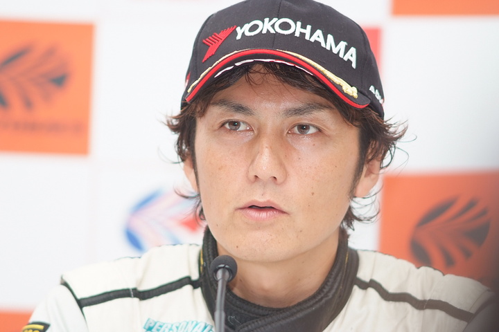 公式予選記者会見: GT300クラスポールシッターの谷口信輝（初音ミクグッドスマイルBMW）