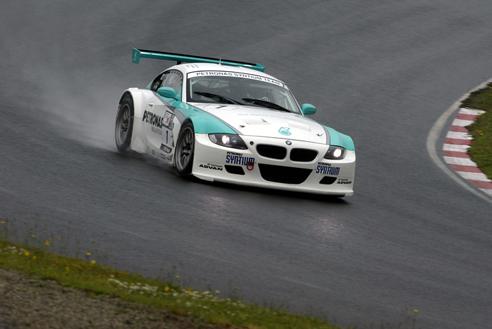 ST1クラス優勝は、PETRONAS SYNTIUM BMW Z4M COUPE BMW Z4M COUPE（谷口信輝／柳田真孝／ドミニク・アン組）