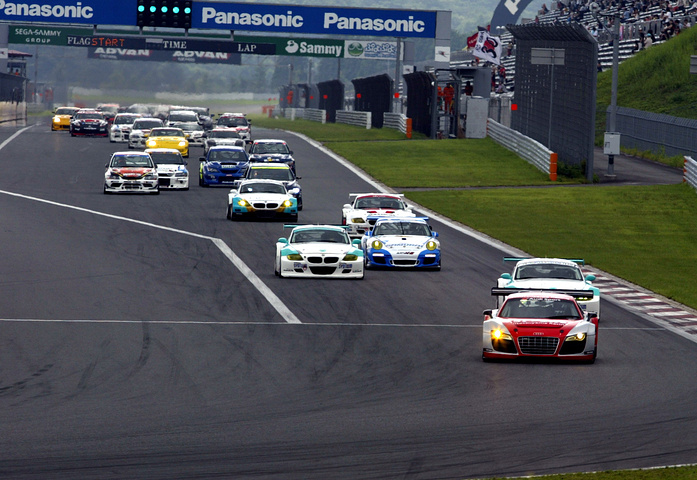 ４時間の決勝レースがスタートした