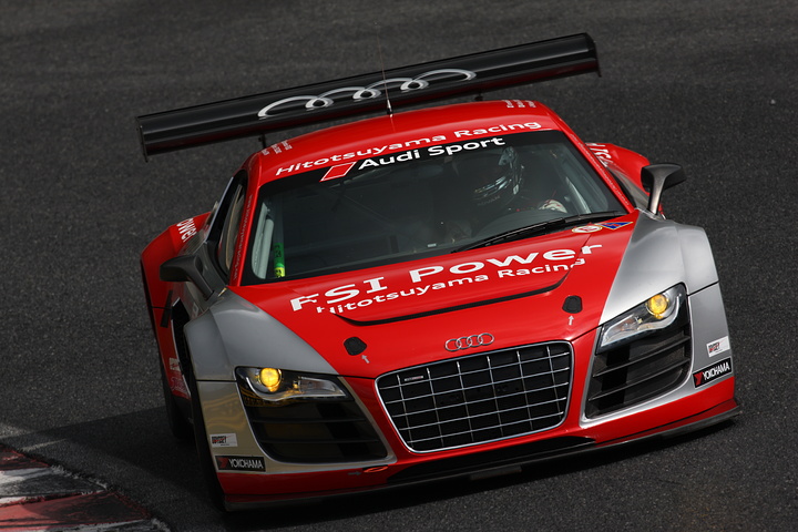 総合でのポールポジションは、Audi R8 LMS（藤井誠暢／都筑晶裕／マイケル・キム組）
