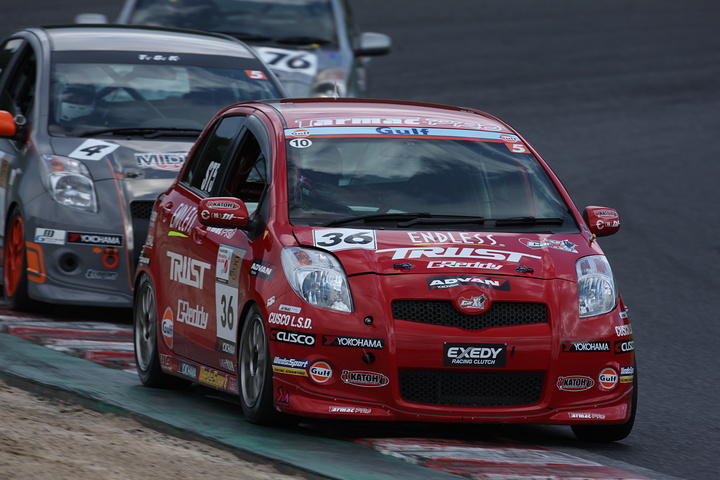 ST-5クラス優勝は、エンドレス・アドバン・トラストヴィッツ（駒木孝有／添田正／井尻薫組）