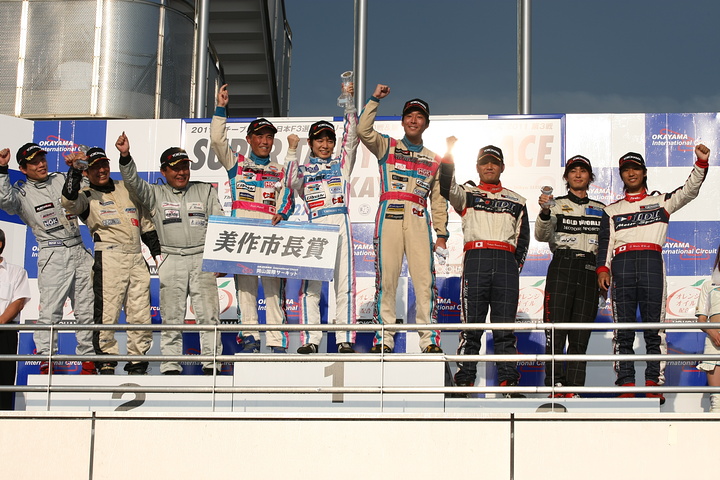 ST-5クラスの暫定表彰式