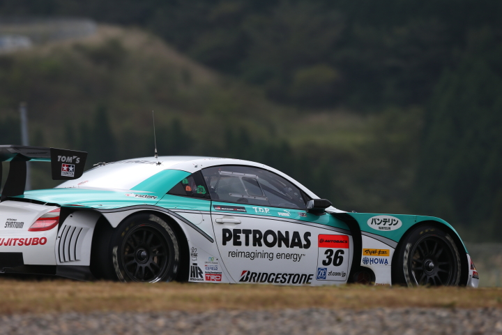 公式予選: 中嶋一貴／ジェームス・ロシター組（GT500:PETRONAS TOM'S SC430）