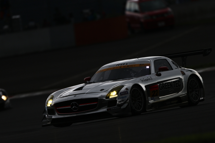 決勝レース: GT300:グリーンテック SLS AMG GT3（和田久／城内政樹組）