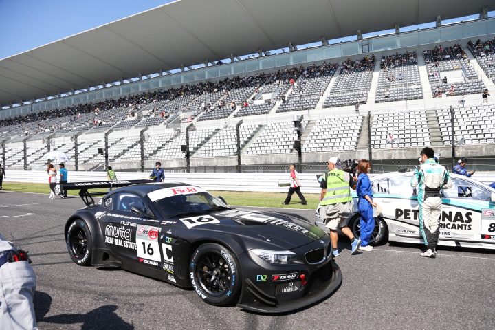 第1レース: GT3:muta TRIGGERS BMW（ヒロ・ニシダ／堀田誠組）