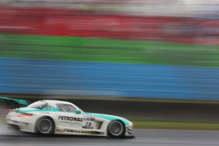 決勝レース: PETRONAS SYNTIUM SLS AMG GT3（ファリーク・ハイルマン／片岡龍也組）