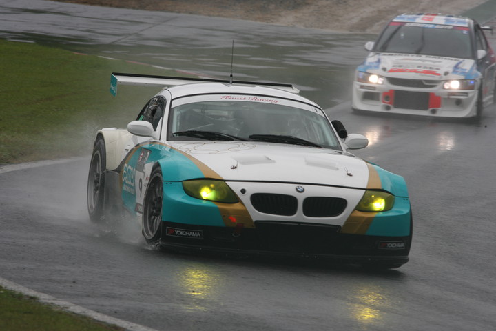 ST-1クラス優勝はFaust Racing BMW Z4（堀主知ロバート／佐藤茂／山野直也組）