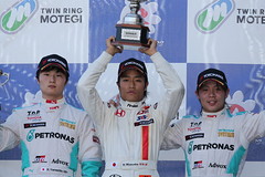 f3_r05_r-podium