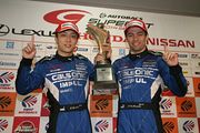 決勝フォトセッション: GT500クラスの優勝ドライバー gt_r02_r_ps-winners500