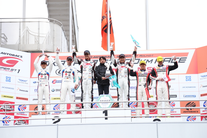 決勝レース: GT300クラスの暫定表彰式