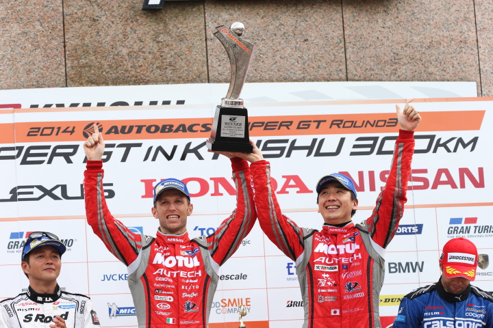 決勝レース: GT500クラスで優勝した松田次生／ロニー・クインタレッリ組（MOTUL AUTECH GT-R）