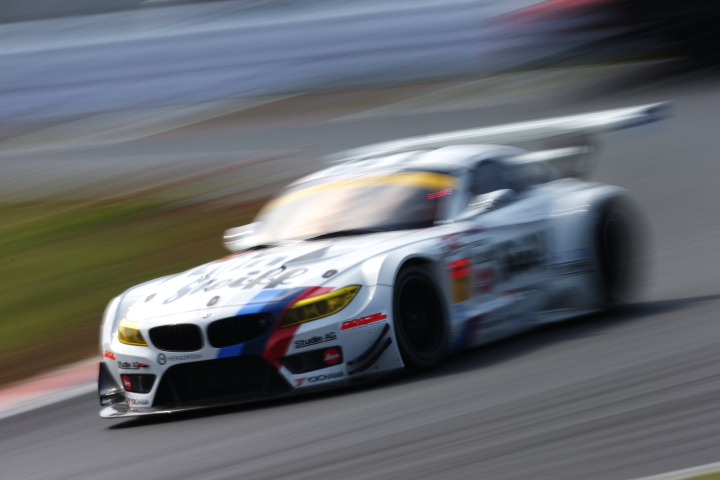 決勝レース: ヨルグ・ミューラー／荒聖治組（GT300:Studie BMW Z4）